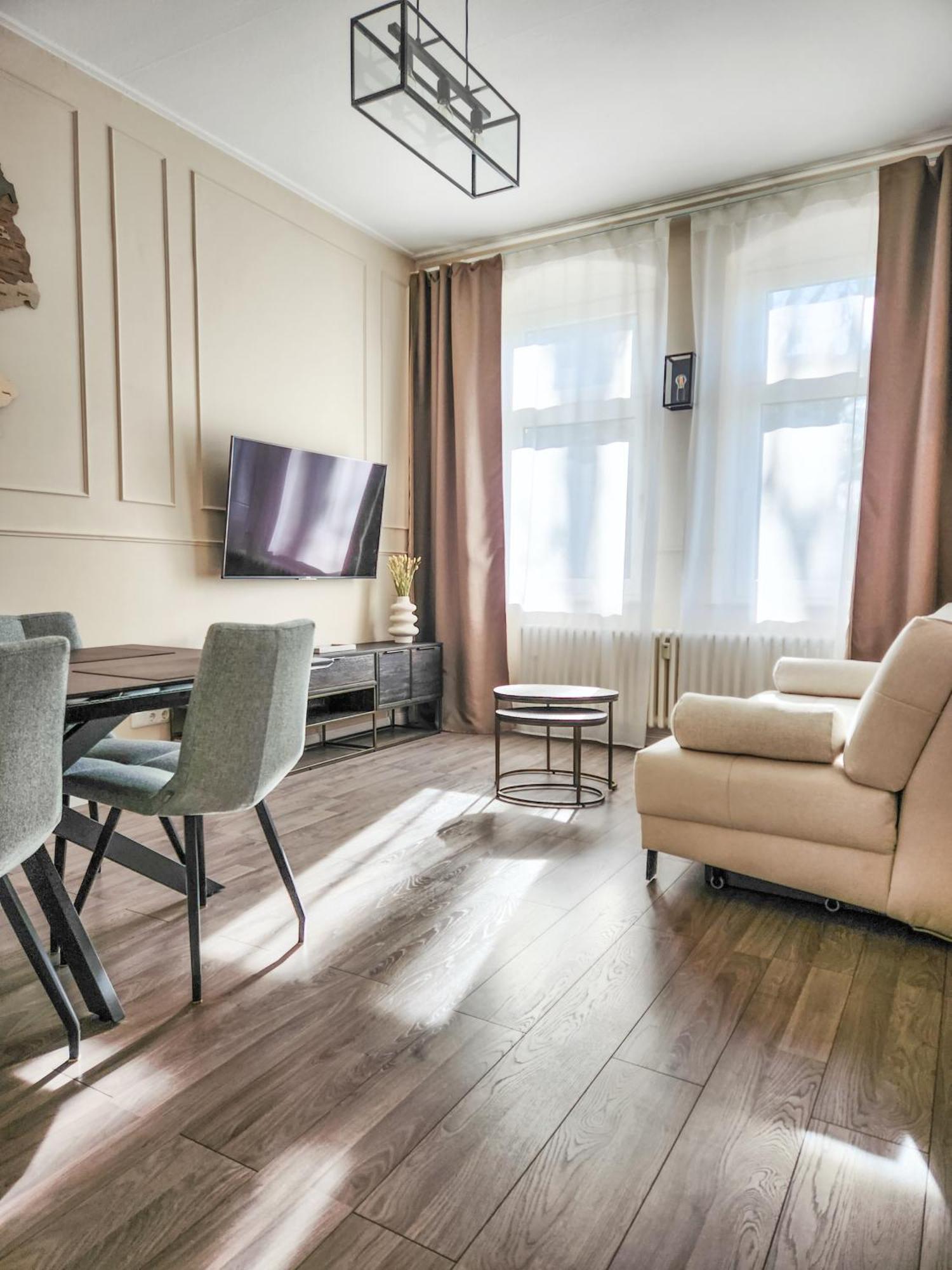 Lünen Geli Homes L1 - 2X Zimmer, 2X Kingsize Bett, 1 Bis 4 Personen, Parkplatz, Tv, Wifi, Top Kueche, Kaffee, Tee מראה חיצוני תמונה